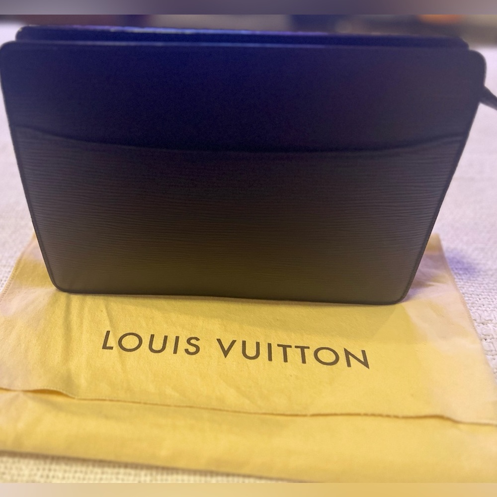 Authentic Pre-owned Louis Vuitton Black Epi Leather Pochette Homme Clutch